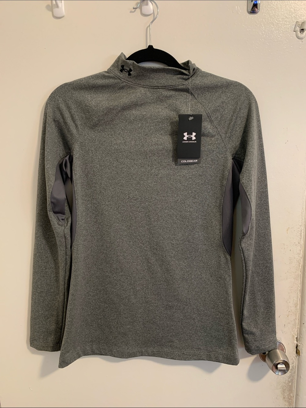 Women’s under armour cold gear long sleeve! NWT